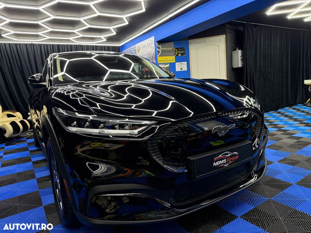 Ford Mustang Mach-E - 7