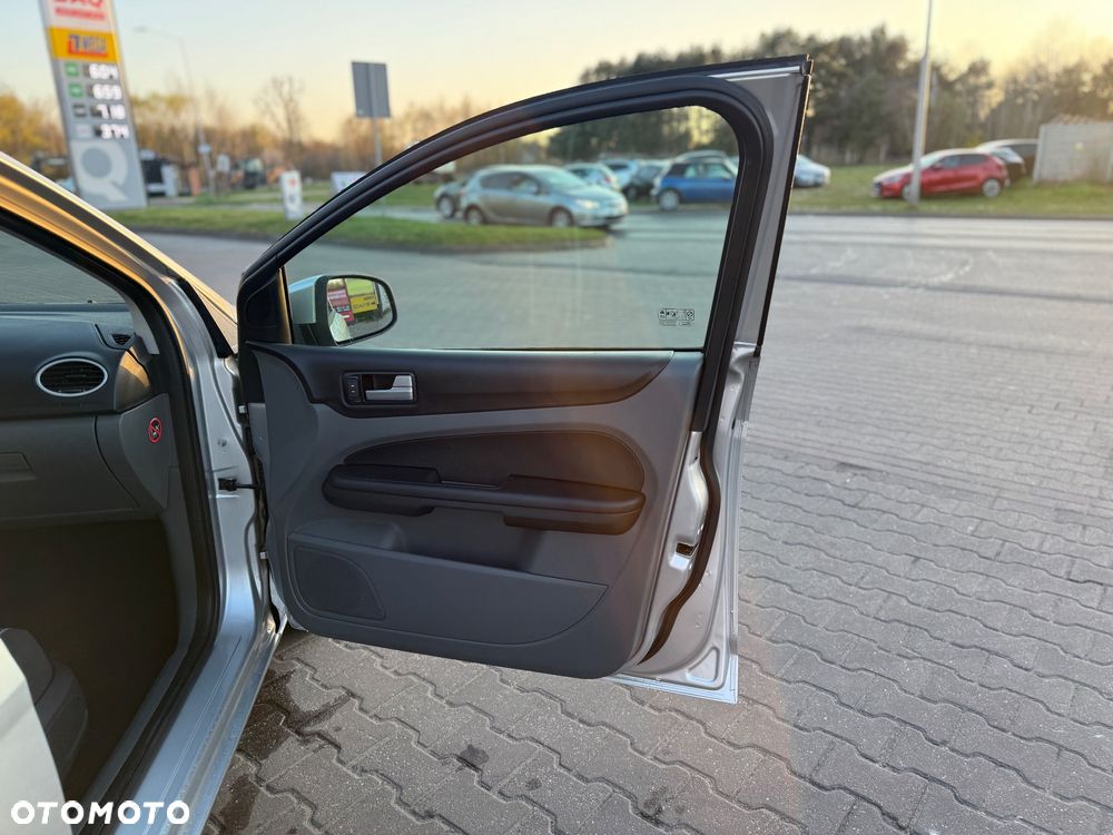 Ford Focus 1.6 TDCi DPF Style+ - 16