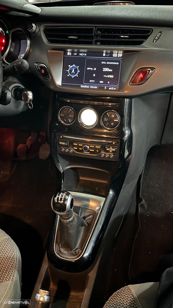 Citroën DS3 1.6 e-HDi So Chic - 12