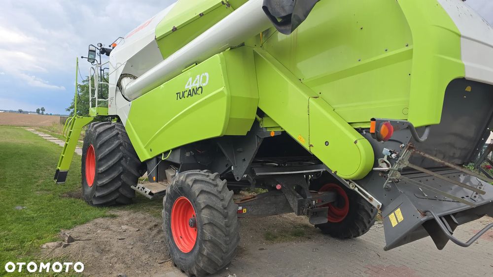Claas Tucano 440 - 8