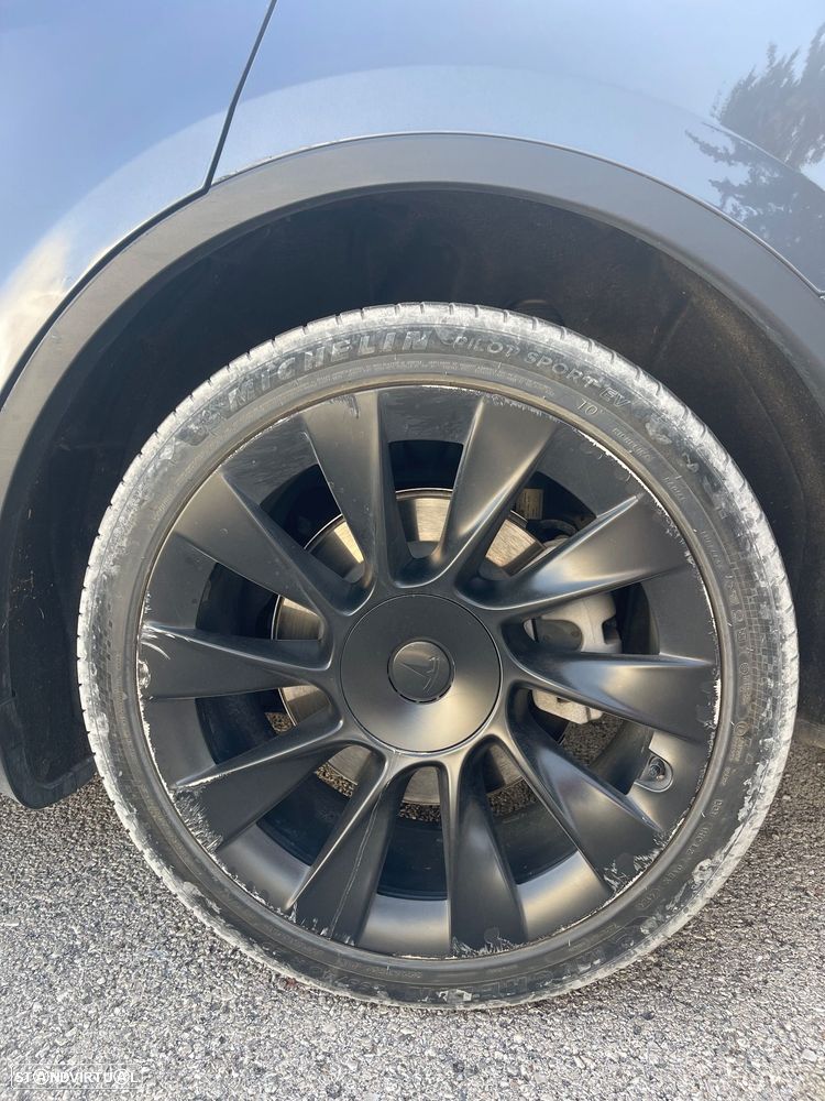 Tesla Model Y Long Range Tração Integral - 22