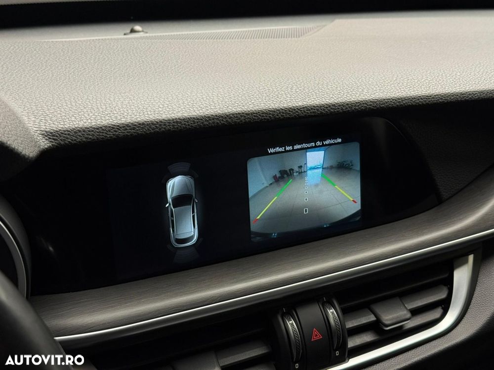 Alfa Romeo Stelvio - 15