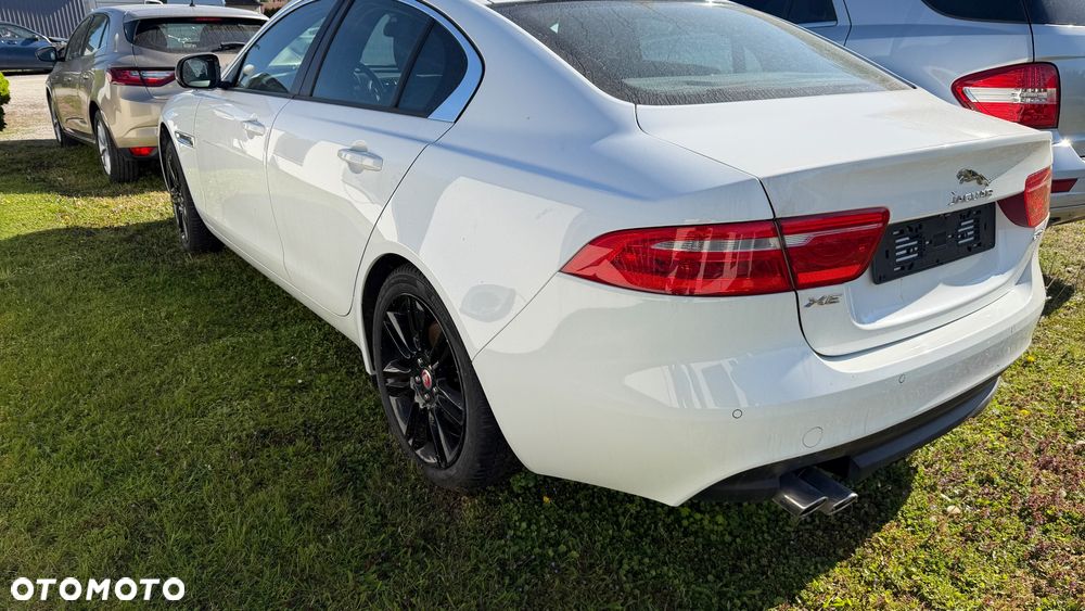 Jaguar XE - 2