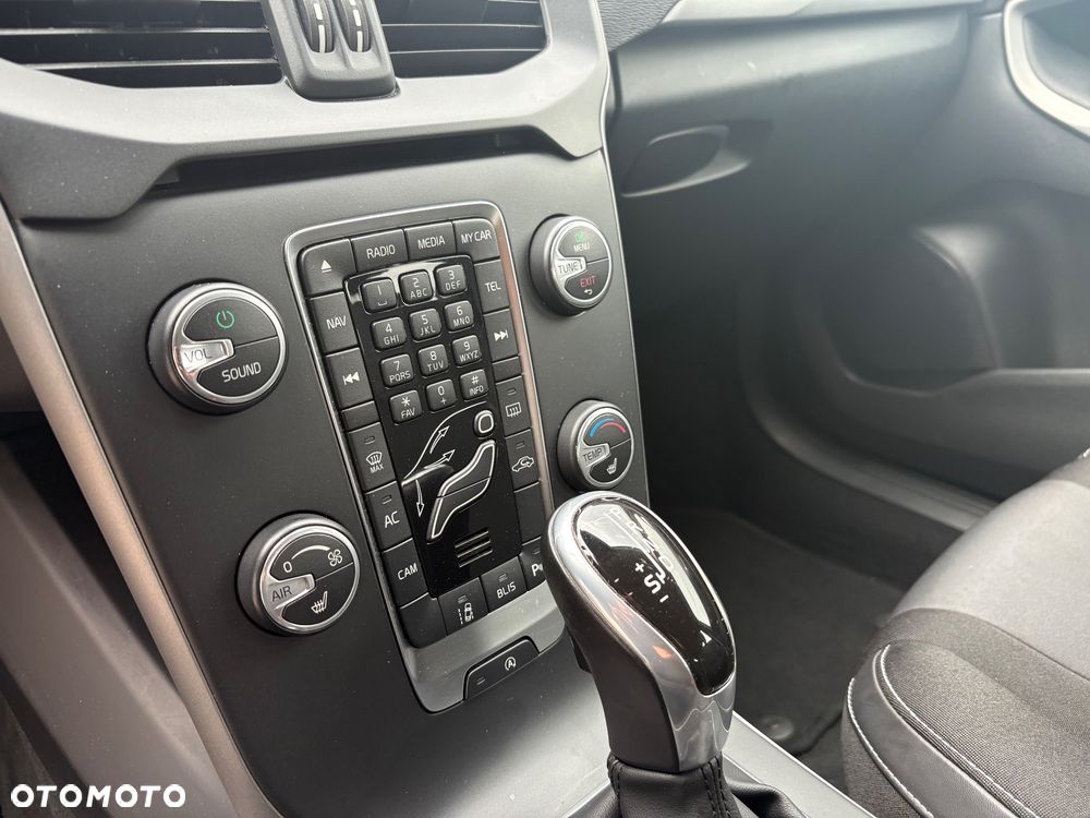 Volvo V40 D3 Geartronic Momentum - 11