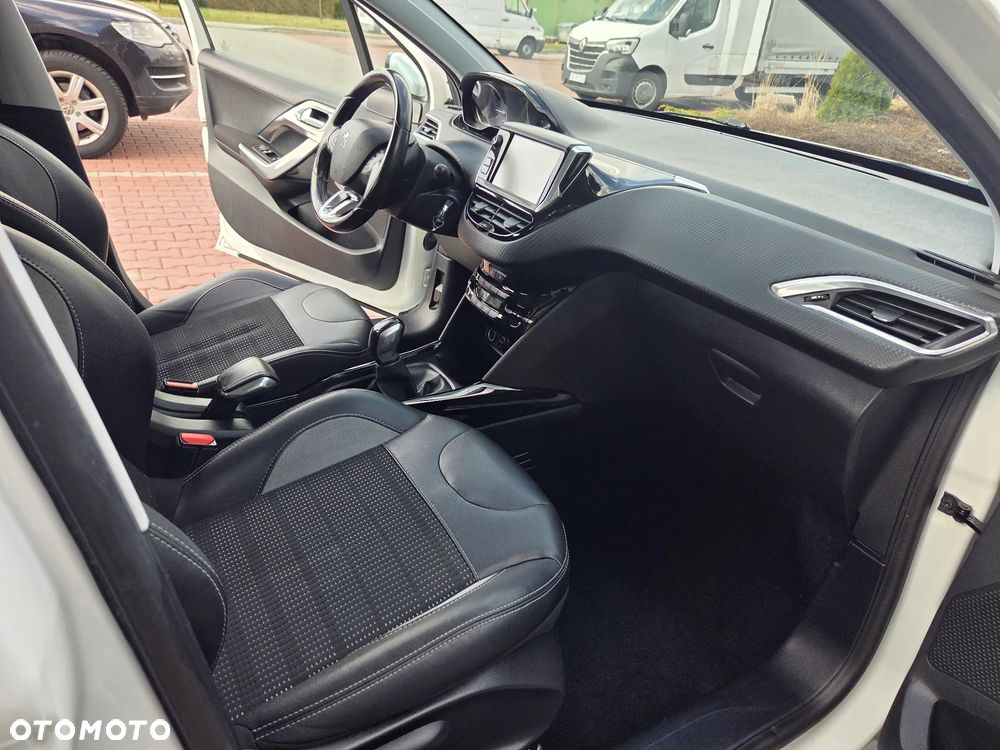 Peugeot 2008 PureTech 110 Stop&Start Urban Move - 19