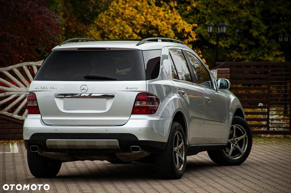 Mercedes-Benz ML - 16