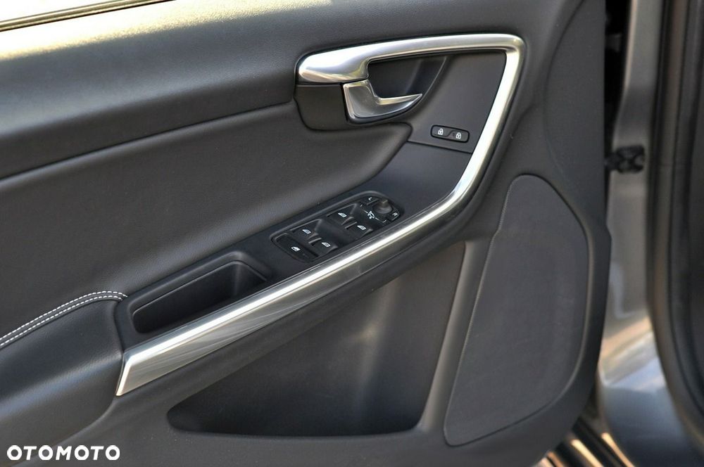 Volvo S60 D3 Drive-E Momentum - 12