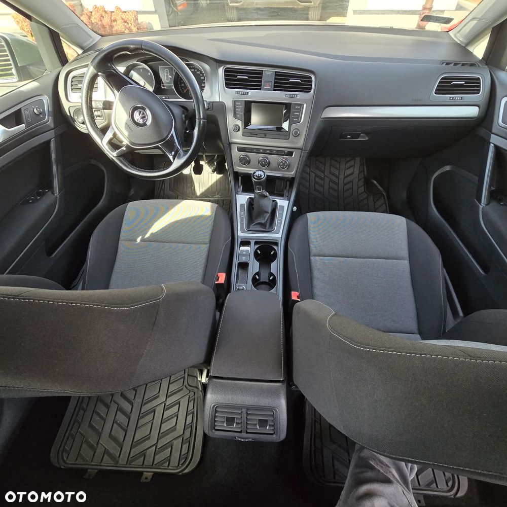 Volkswagen Golf VI 1.6 TDI BlueMot Comfortline - 11