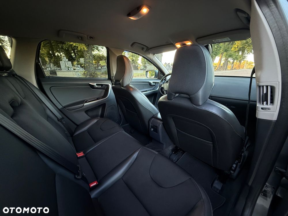 Volvo XC 60 D3 Momentum - 22