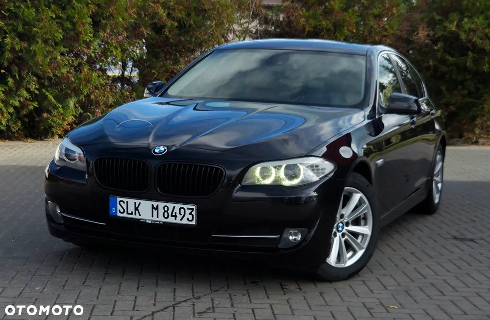 BMW Seria 5 525d - 24