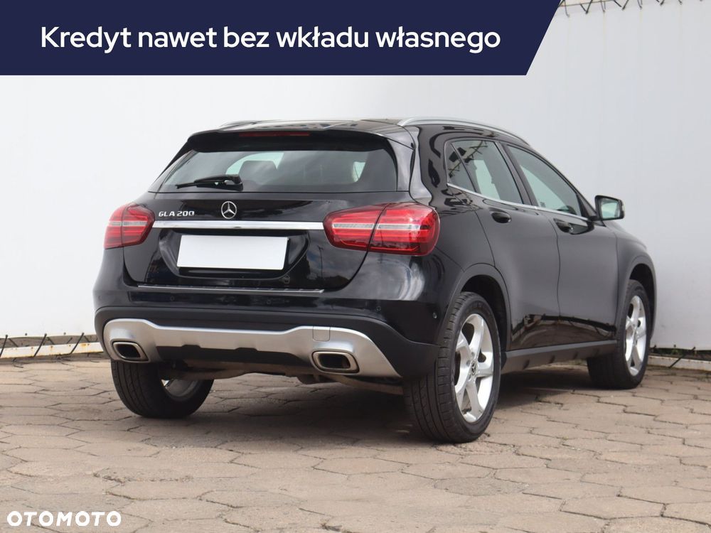 Mercedes-Benz GLA - 7