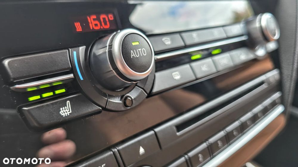 BMW X3 xDrive28i Sport - 28