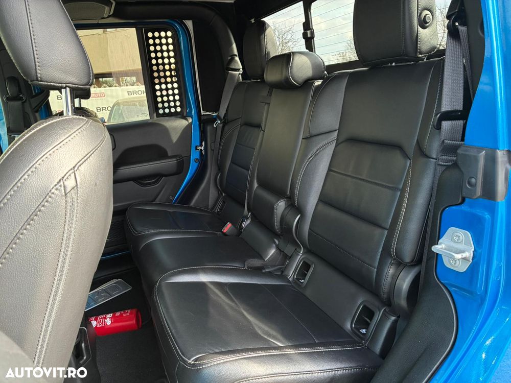 Jeep Gladiator 3.0L V6 AT8 4x4 264 CP Overland - 20