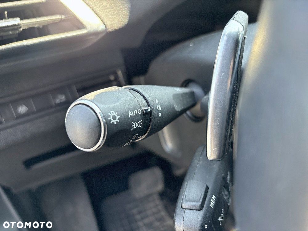 Peugeot 5008 1.5 BlueHDi Allure Pack S&S EAT8 - 16