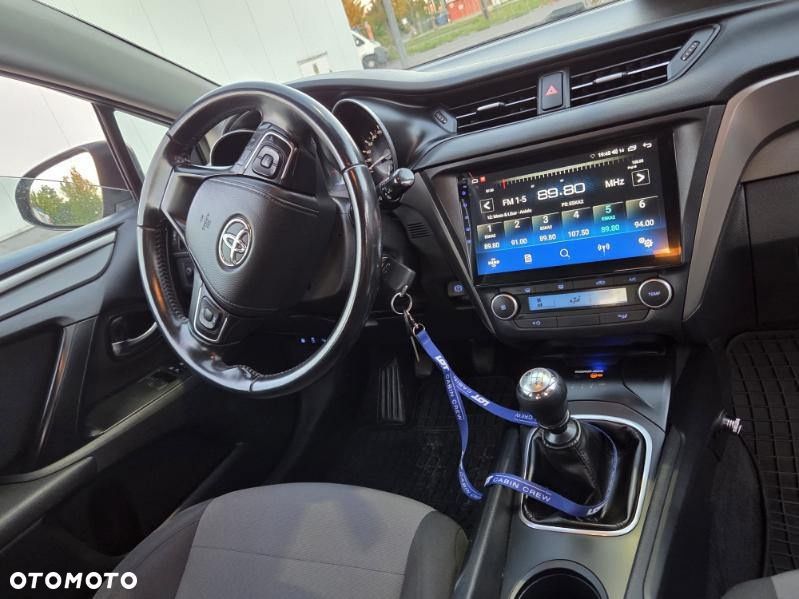 Toyota Avensis 2016 photo 5