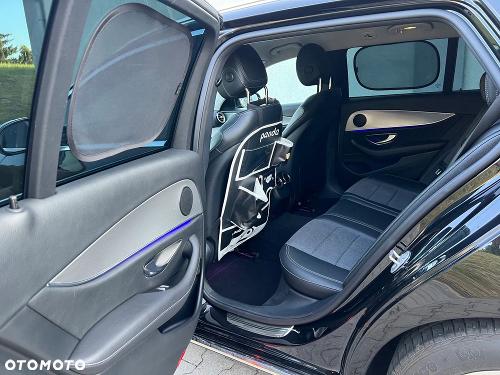 Mercedes-Benz Klasa E 220 d 4Matic 9G-TRONIC - 28
