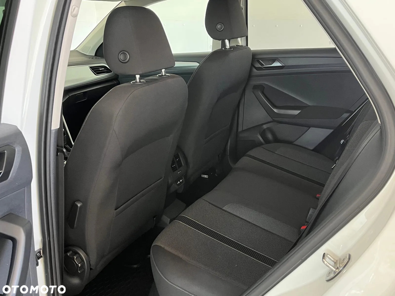 Volkswagen T-Roc 1.5 TSI Life DSG - 29