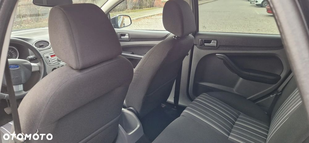 Ford Focus - 22