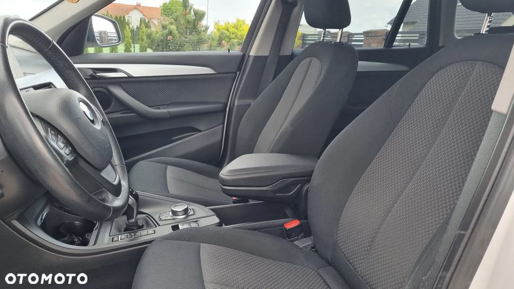 BMW X1 xDrive18d - 11