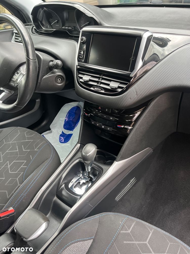 Peugeot 2008 PureTech 110 GPF Stop&Start EAT6 Style - 14