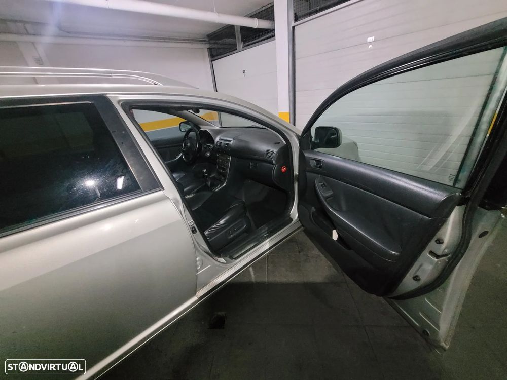 Toyota Avensis SW 2.2 D-4D Sol C/GPS - 6