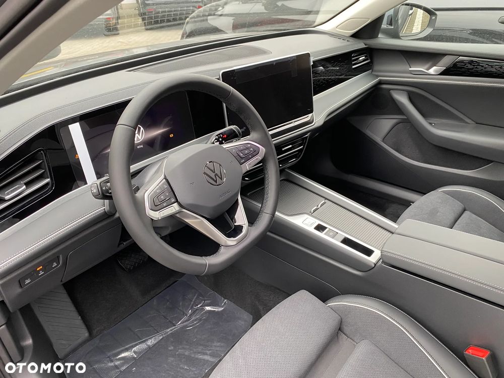 Volkswagen Passat - 13