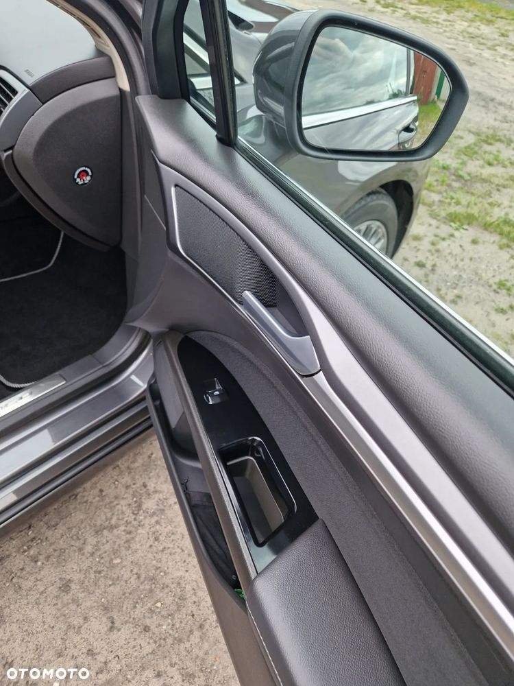 Ford Mondeo 2.0 TDCi Titanium - 17