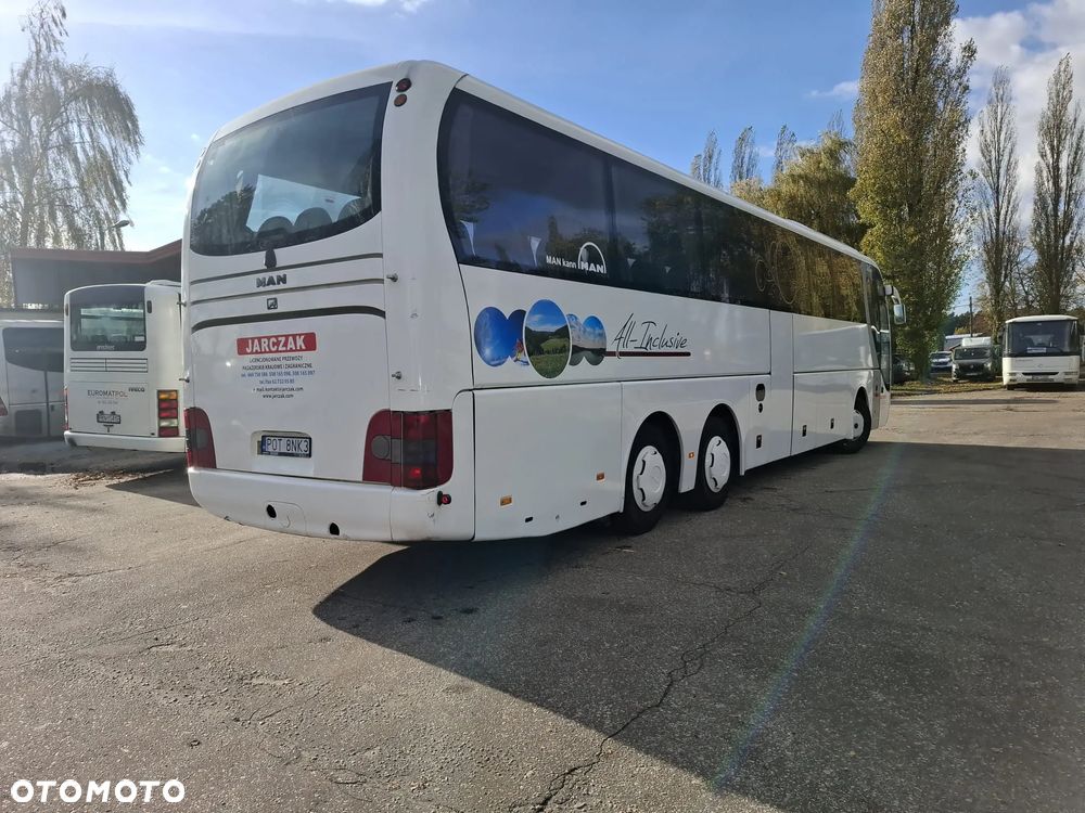 MAN LION'S COACH - 14