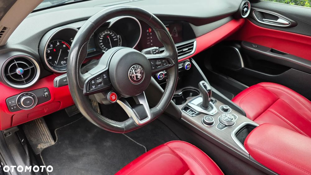 Alfa Romeo Giulia 2.0 Turbo TI Q4 - 9