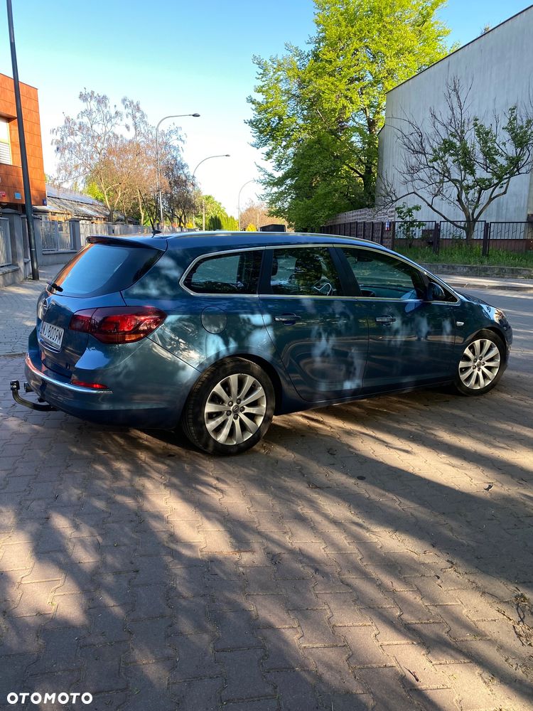 Opel Astra 1.4 T Cosmo - 4