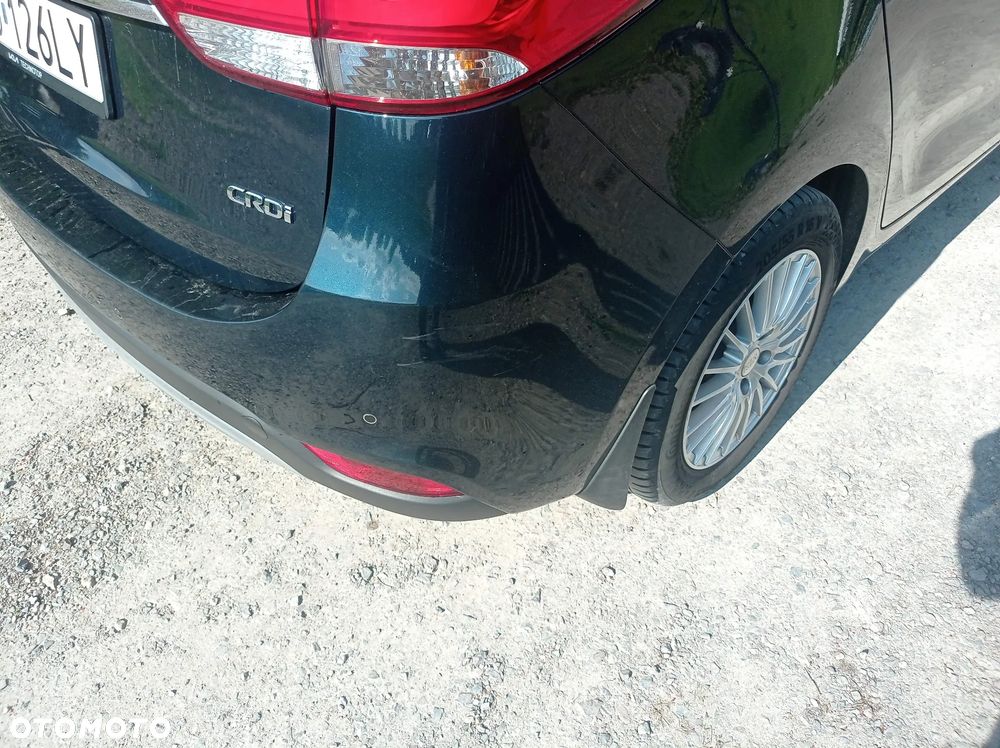 Kia Carens - 7