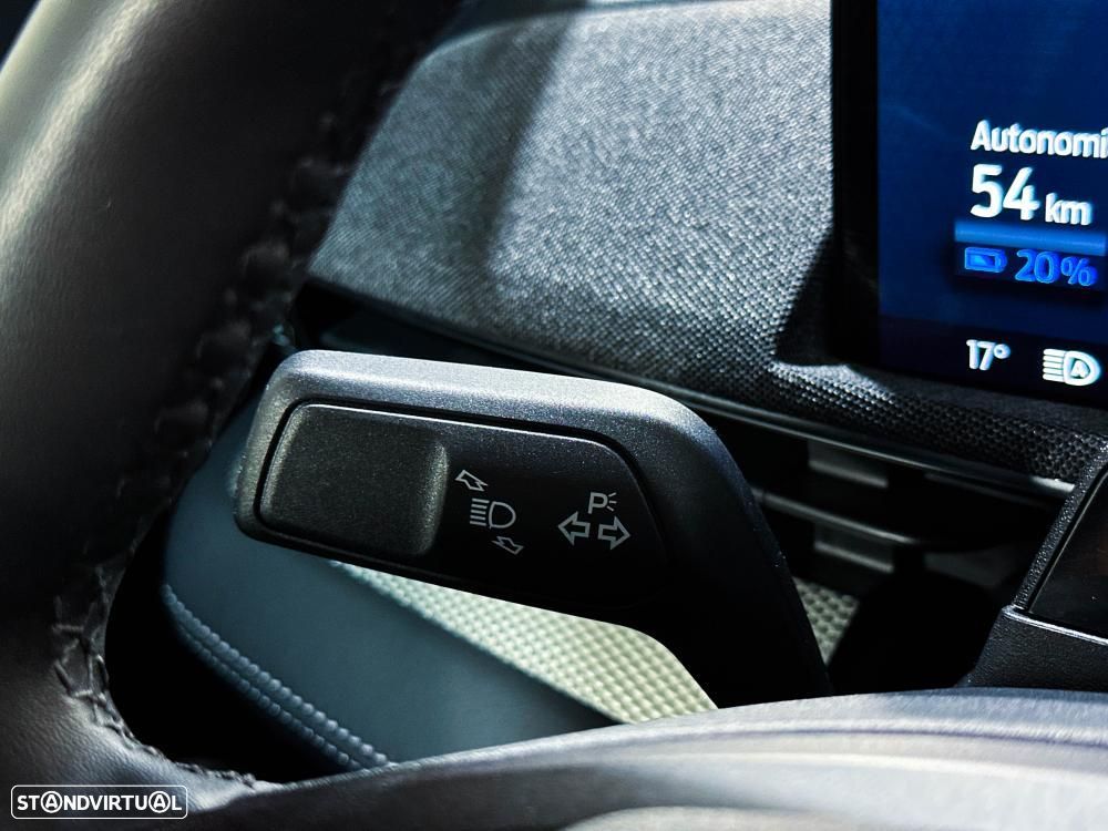 Ford Mustang Mach-E 75.7 kWh Base - 42