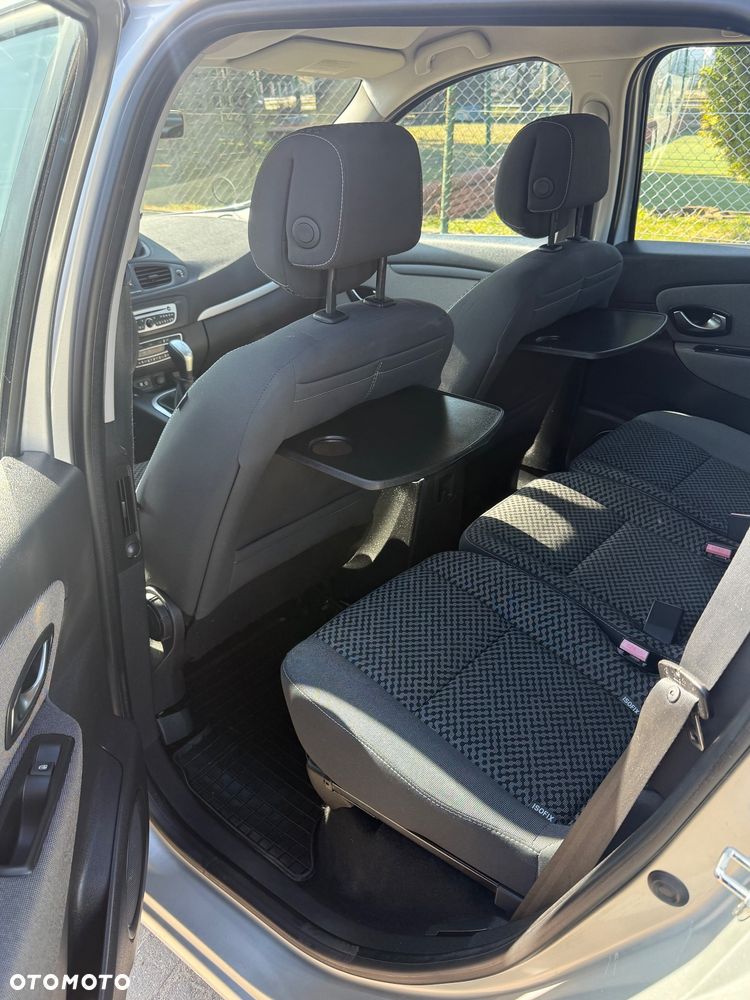 Renault Scenic dCi 110 EDC Paris - 15