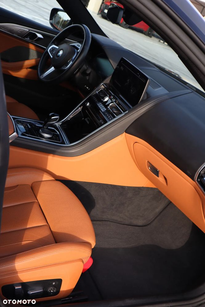 BMW Seria 8 840d xDrive mHEV - 17