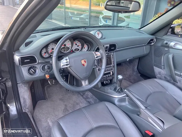 Porsche 911 (997) Carrera 4 S - 12