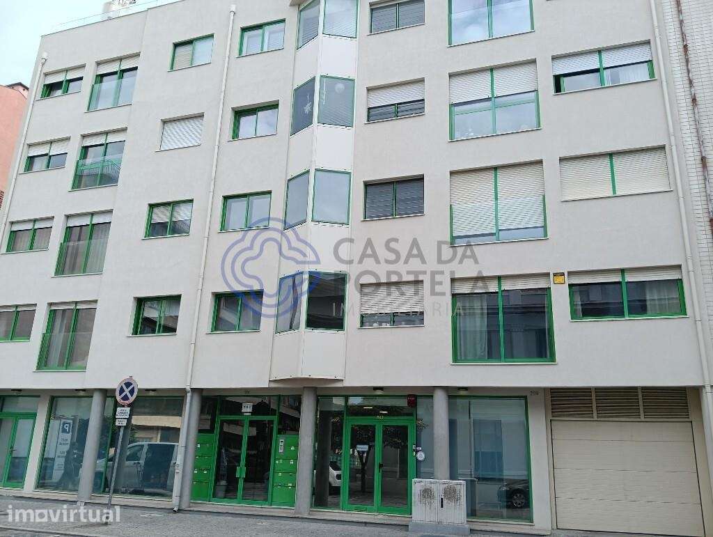 Apartamento T3 à venda, 2ª. linha de Mar em Matosinhos Sul - Grande imagem: 2/28