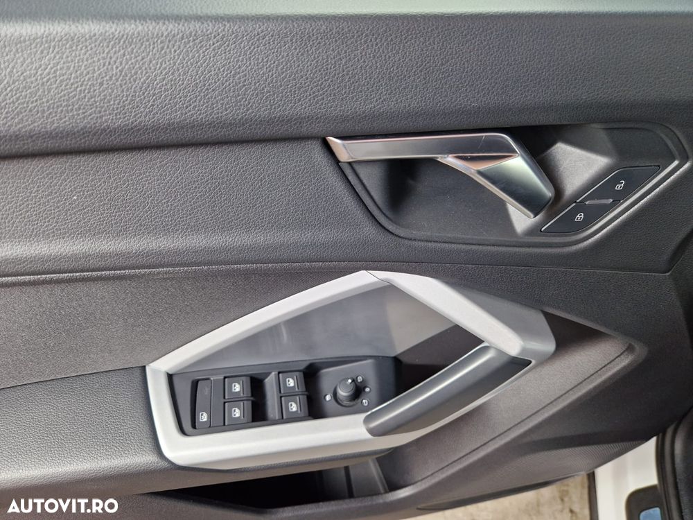 Audi Q3 2.0 35 TDI S tronic Advanced - 9