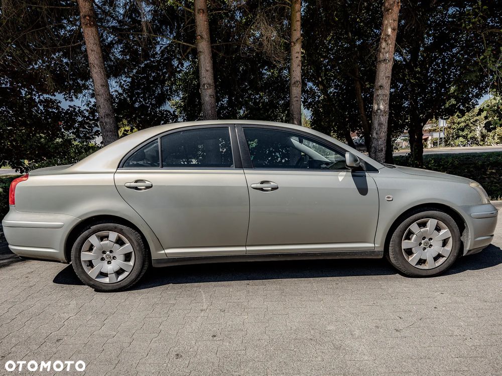 Toyota Avensis 1.8 VVT-i Luna - 9