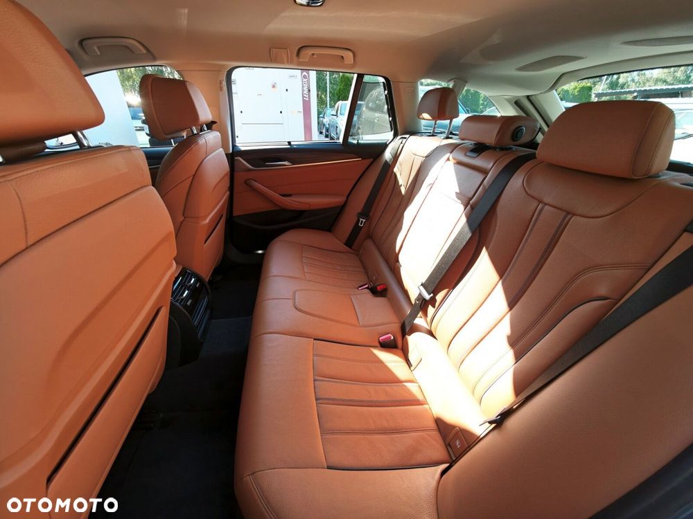 BMW Seria 5 530i xDrive mHEV Luxury Line - 11