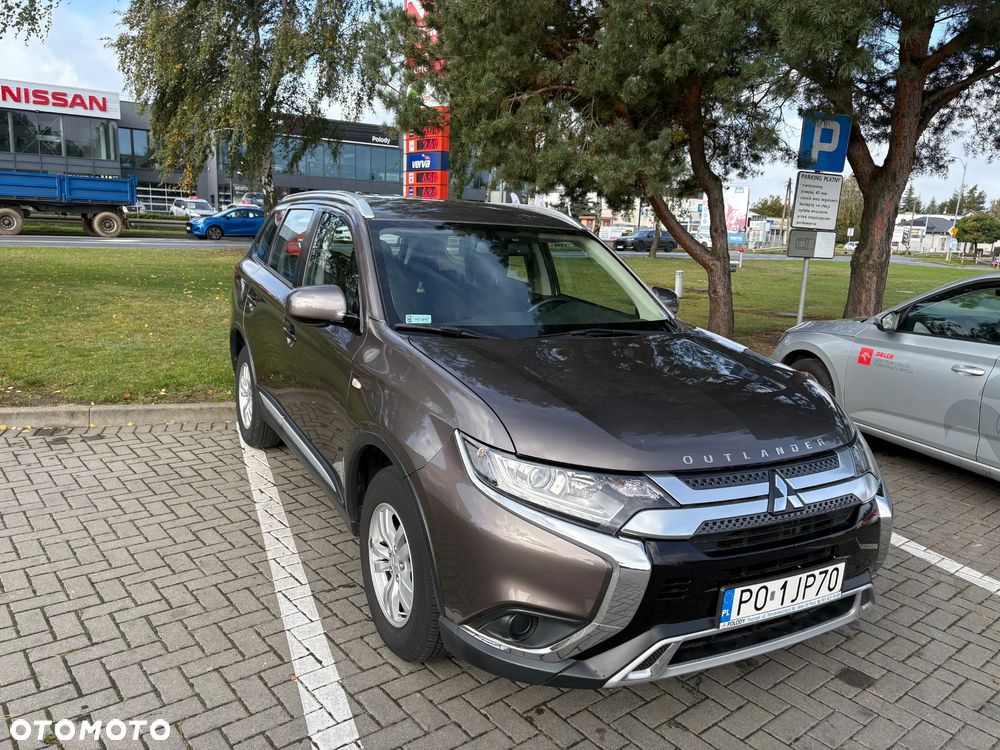 Mitsubishi Outlander 2.0 Invite + 2WD - 3