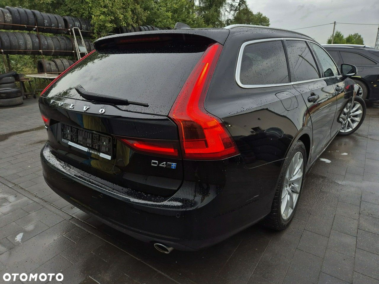 Volvo V90 D4 AWD Geartronic Momentum Pro - 4