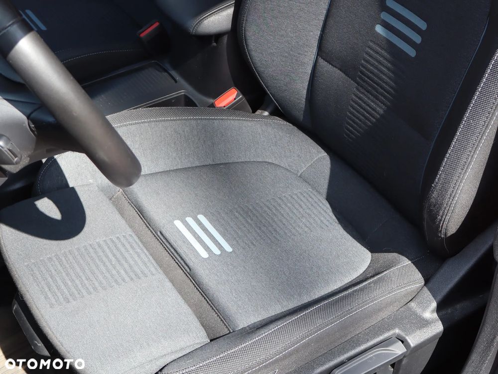 Ford Focus 1.0 EcoBoost mHEV Active X - 12