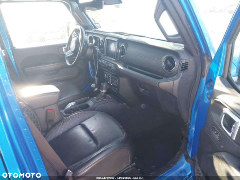 Jeep Wrangler - 10