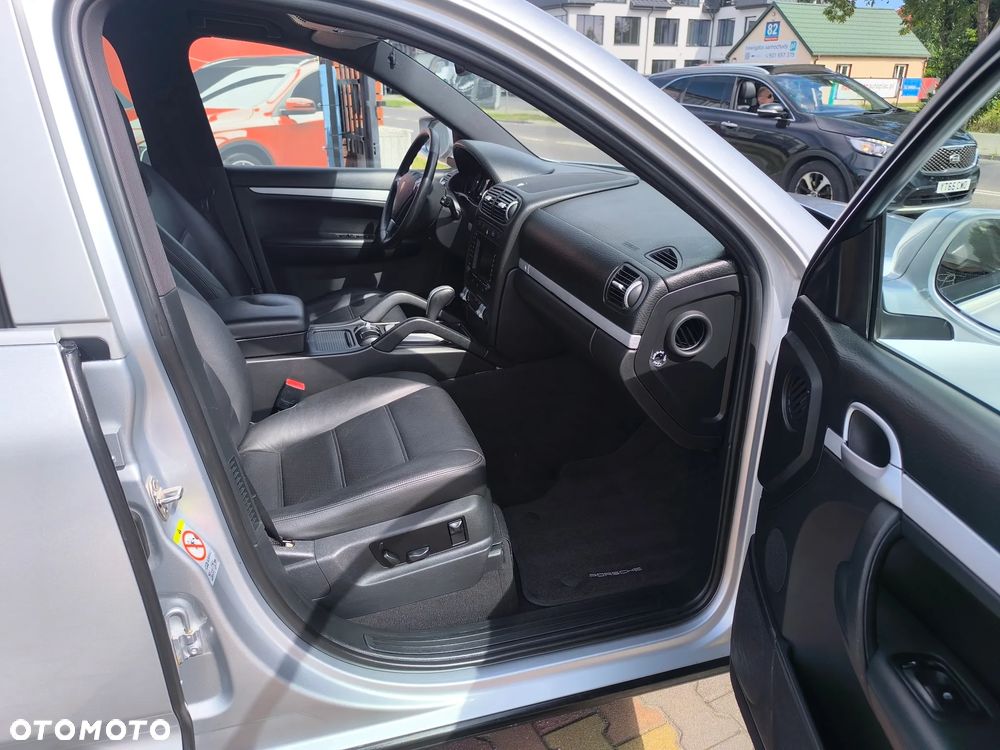 Porsche Cayenne - 13