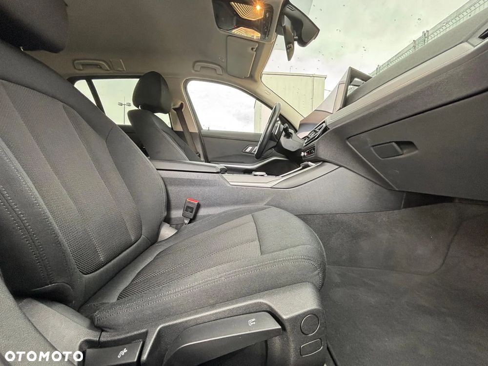 BMW Seria 3 320d Luxury Line - 15