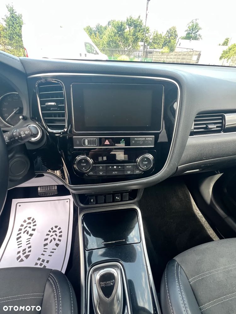 Mitsubishi Outlander 2.4 4WD - 24