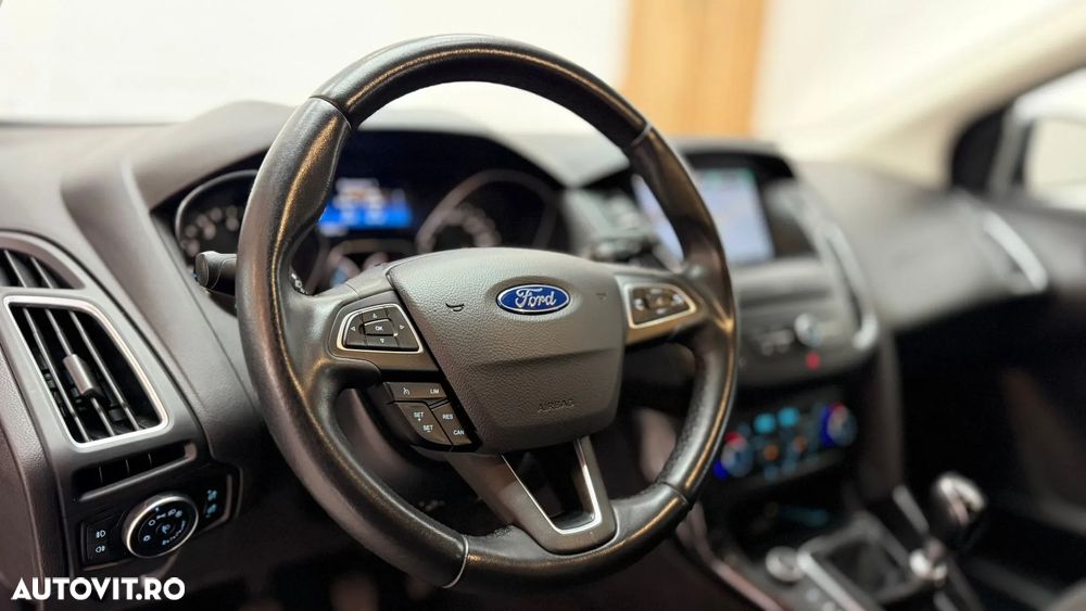 Ford Focus 1.0 EcoBoost Titanium - 21