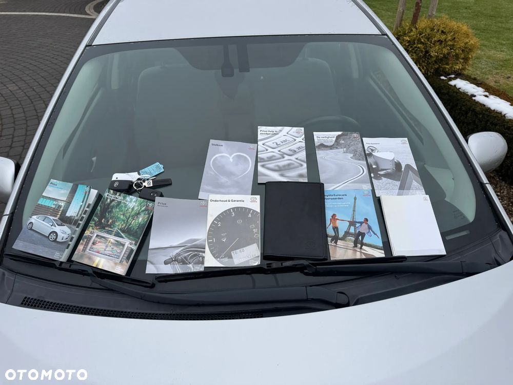 Toyota Prius (Hybrid) Comfort - 27