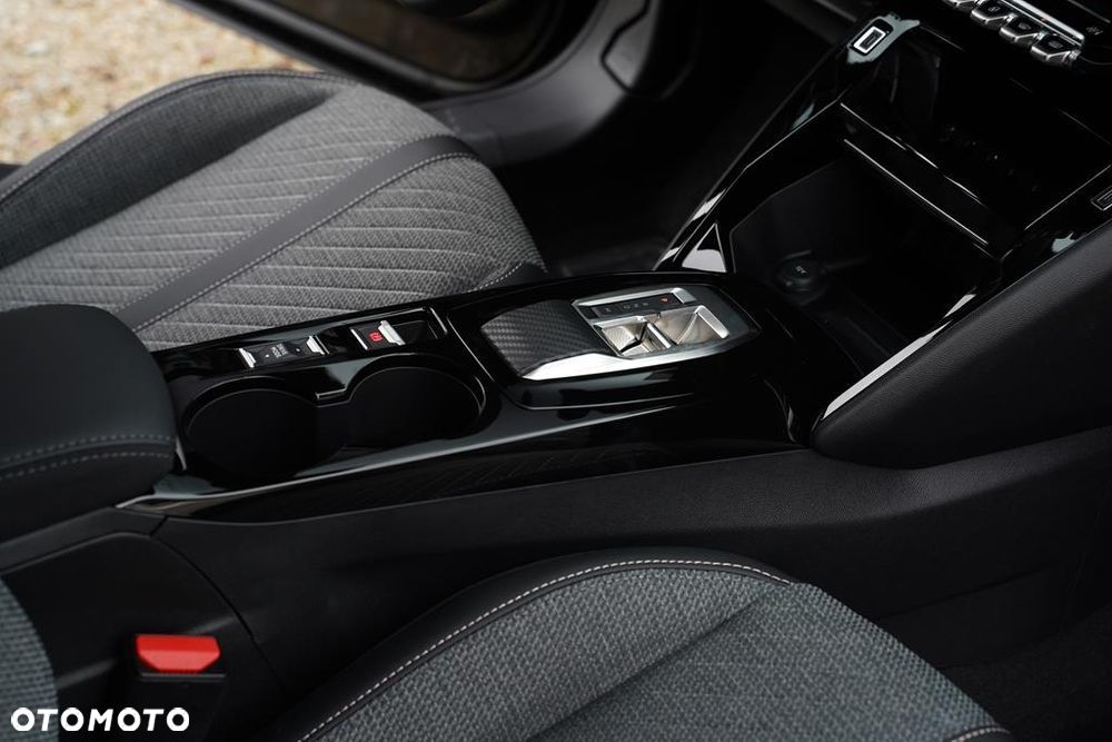 Peugeot 2008 PureTech mHEV Allure e-DCS6 - 21