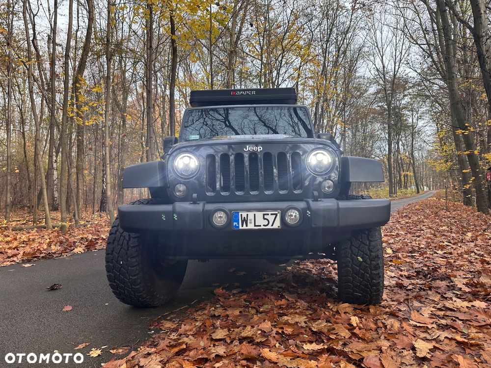 Jeep Wrangler - 5